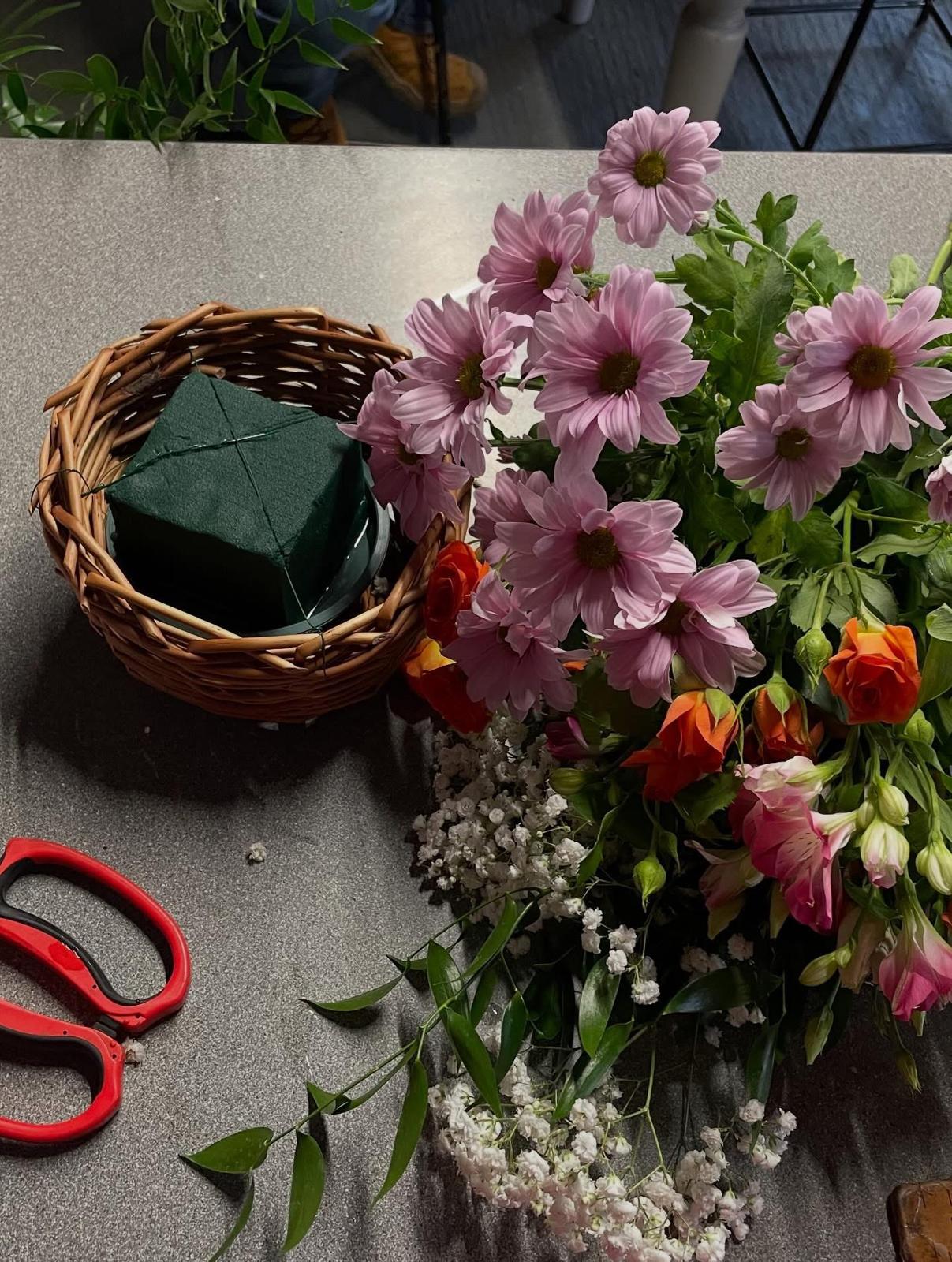 Willow Basket & Fresh Flower Workshop 04