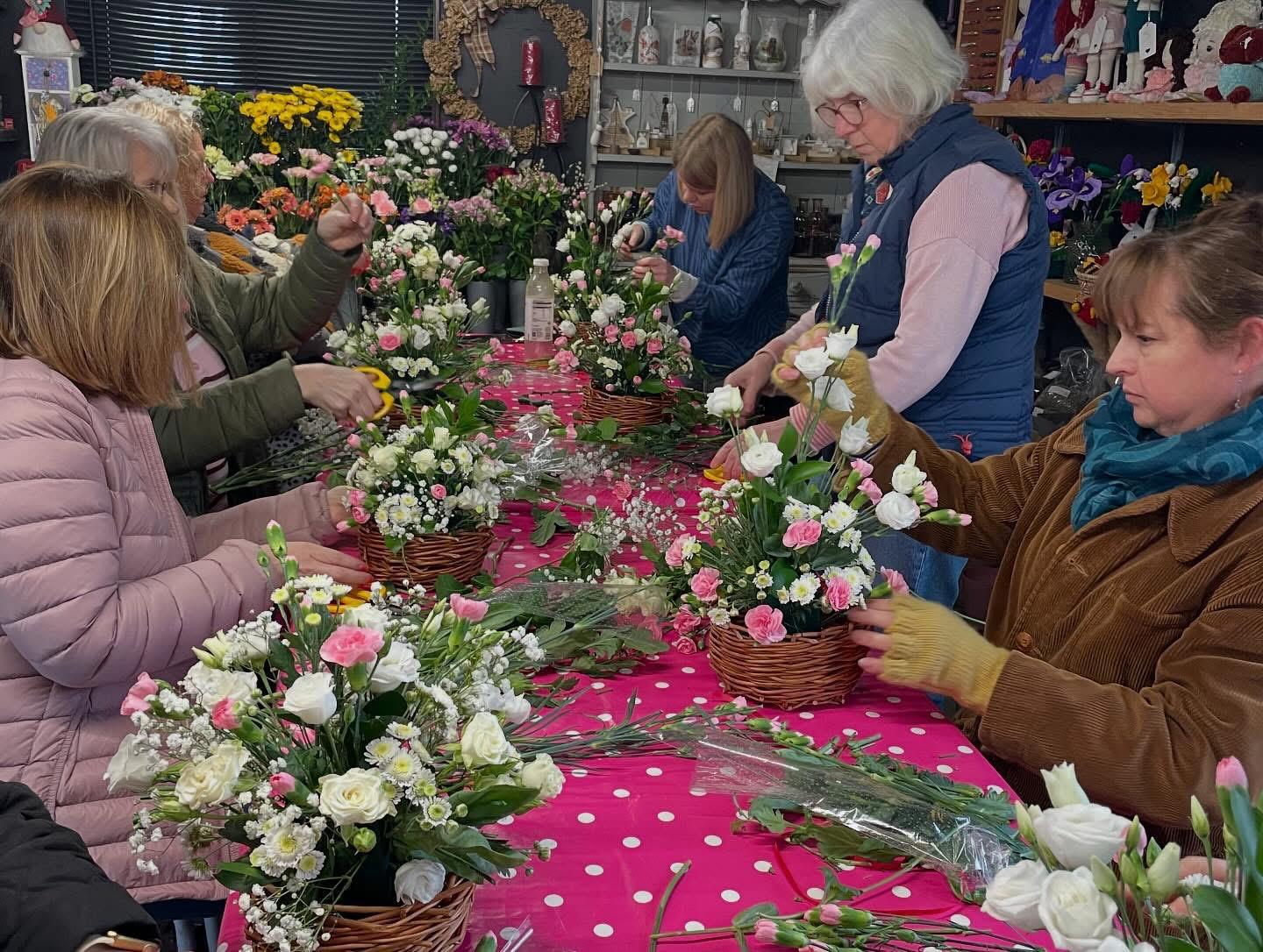 Willow Basket & Fresh Flower Workshop 06