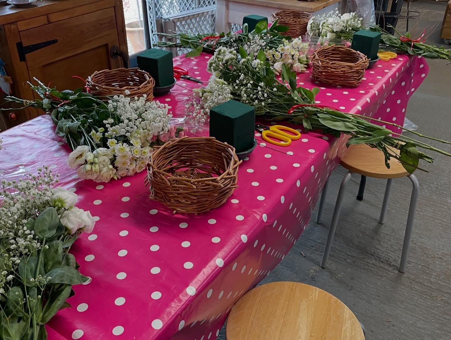Willow Basket & Fresh Flower Workshop 05